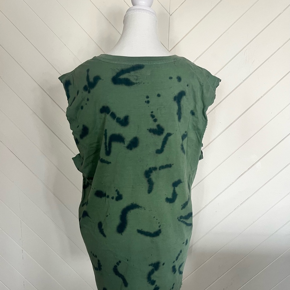Green Day Sleeveless Shirt - Picture 3 of 5